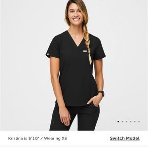Catarina™ One-Pocket Scrub Top | Black | Medium